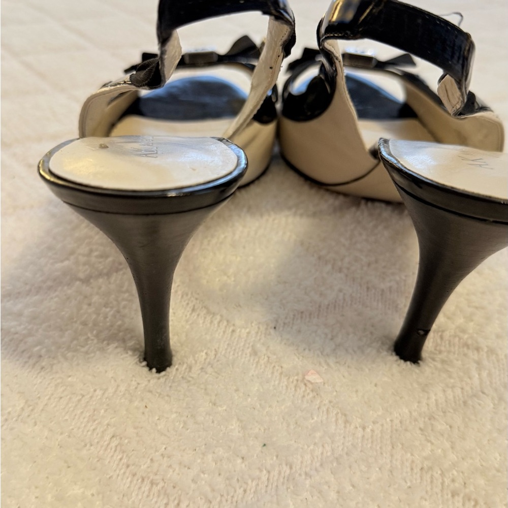 Anne Klein slingback heels. Open-toe style black patent Trim& cream Body Size 9 - Picture 2 of 6